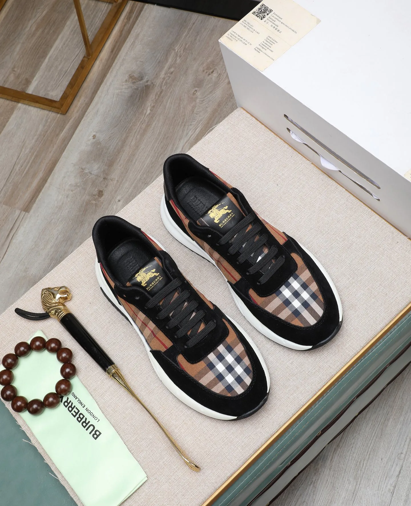Men's shoes 💰460 ❤️❤️❤️[BURBERRY] Burberry purchasing agent 🔍Men's 🚹New model is synchronized with the official website, the upper is made of imported fabrics, and the lining is genuine leather. Completely 1⃣:1⃣ replica🇮🇹, non-slip and wear-resistant rubber outsole ⚠original factory goods, 🔍🔍high quality, please look at the details, welcome to compare⚠Size: 38-44